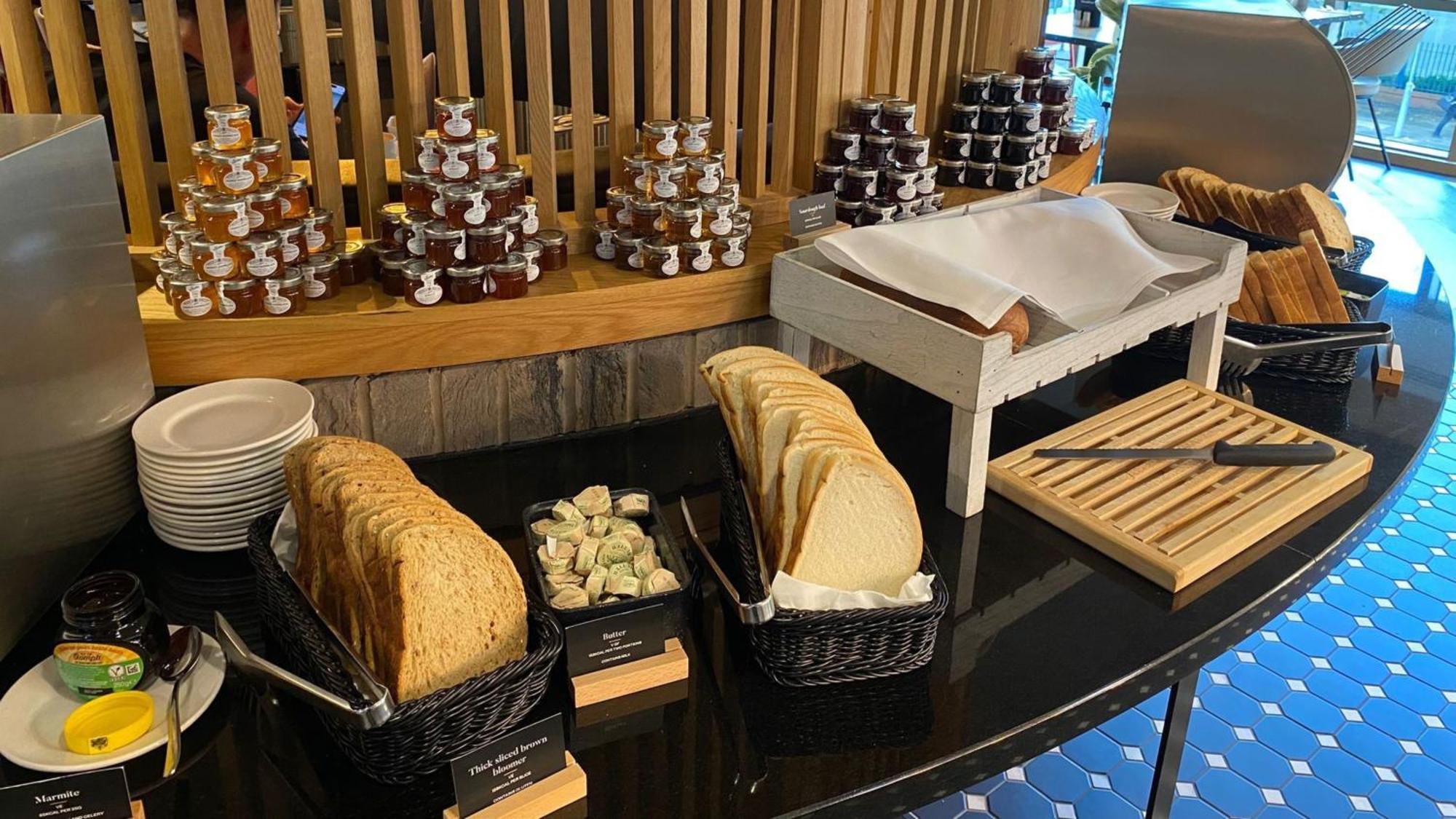 Voco Leicester By Ihg Екстериор снимка